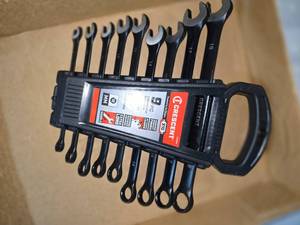lot 8 image: New Cresent wrench set