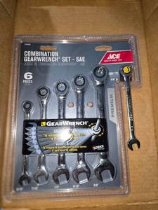 lot 11 image: New Ratcheting wrench set