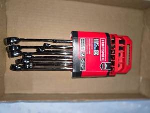 lot 12 image: New Craftsman wrench set
