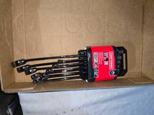 lot 14 image: New Craftsman wrench set