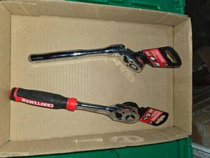 lot 16 image: New Craftsman ratchets