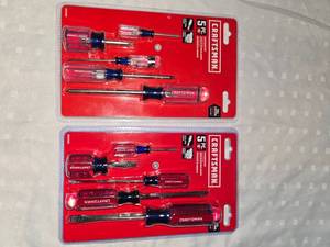 lot 21 image: New Craftsman screw drivers