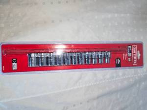 lot 22 image: New  drive sockets