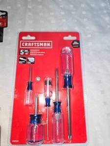 lot 25 image: New screw drivers