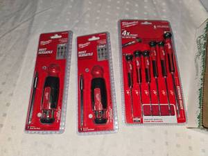 lot 31 image: New screw drivers and torxe set