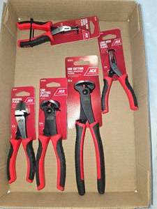 lot 32 image: New various pliers