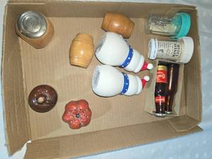 lot 49 image: Vintage salt and peper shakers