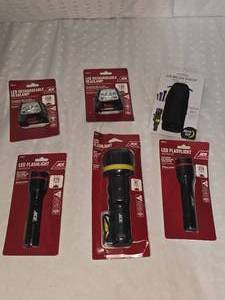 lot 71 image: 5 new flashlights