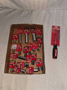 lot 80 image: sockets and 6 in 1 craftsman screw driver