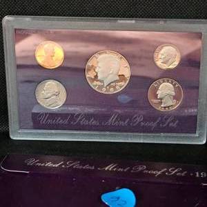 lot 26 image: 1988 U.S. Mint Proof Set