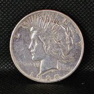 lot 78 image: 1925 Liberty Peace Dollar