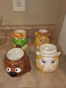 lot 8 image: Set of 4 Vintage Muppets Character Mugs