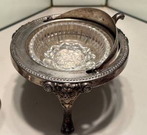 lot 43 image: Antique F.B. Rogers Silver Plate Butter Dish with Glass Insert