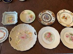 lot 56 image: Collection of 8 Vintage Decorative Plates from Germany, Japan, England, and China