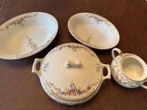 lot 58 image: Paul Muller Selb Bavaria China Set with Floral Design