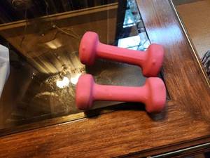 lot 66 image: Pair of 2lb Red Neoprene Dumbbells