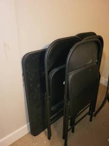 lot 118 image: Set of 4 Black Folding Chairs and Table Set