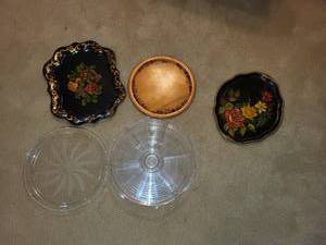 lot 121 image: Collection of 5 Decorative Serving Trays with Floral Motifs