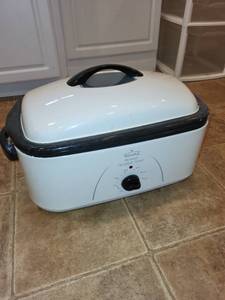 lot 131 image: Rival 20 Quart Roaster Oven
