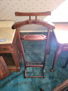 lot 205 image: Vintage Wooden Coat and Valet Stand Set
