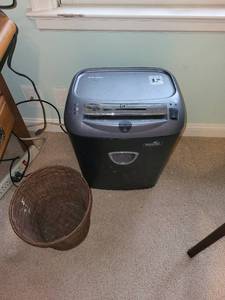 lot 226 image: Paper Shredder with Wastebasket