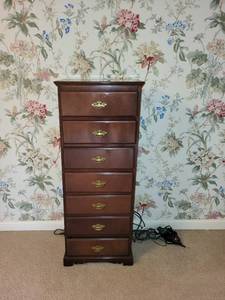 lot 234 image: Mahogany Tallboy Chest with 6 Drawers
