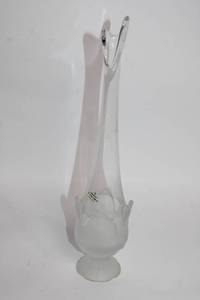lot 1 image: Viking Handmade Clear Glass Vase with Textured Base