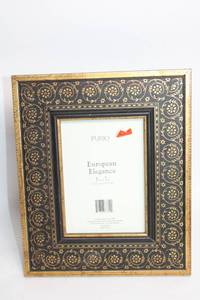 lot 35 image: Furio European Elegance 5x7 Picture Frame with Ornate Design
