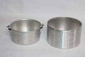 lot 42 image: Set of 2 Vintage Aluminum Bar-B-Q Sauce and Cooking Pots