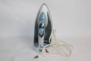 lot 46 image: Black & Decker Steam Iron with Anti-Drip System