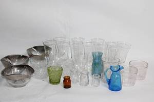 lot 58 image: Collection of Assorted Glassware and Vases