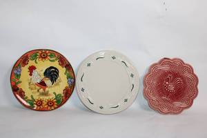 lot 76 image: Set of 3 Decorative Plates with Rooster and Floral Designs