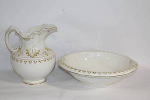 lot 99 image: Antique Washbasin and Pitcher Set with Gold Detailing