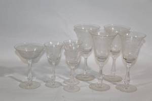 lot 108 image: Set of 8 Vintage Etched Glass Stemware