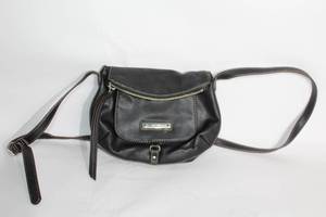 lot 117 image: Nine West Black Leather Crossbody Bag