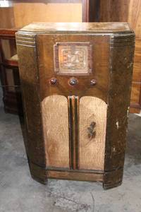 Vintage Floor Model Tube Radio Cabinet
