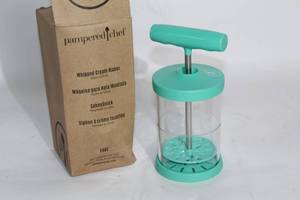 lot 176 image: Pampered Chef Whipped Cream Maker