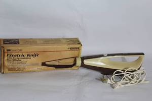 lot 180 image: Counter Craft Electric Knife with 8-12 Inch Stainless Steel Blades