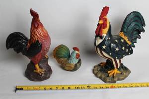 lot A-192 image: Set of 3 Decorative Rooster Figurines with Americana Theme