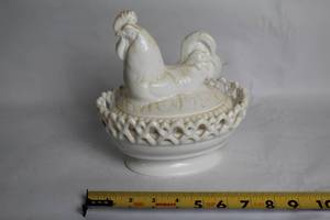 lot A-194 image: White Ceramic Hen on Nest Lidded Dish