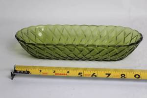 lot 199 image: Vintage Green Depression Glass Oval Serving Dish