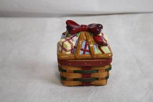 lot A-218 image: Longaberger Ceramic Gift Basket with Lid - Holiday Decor