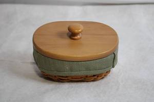 lot A-220 image: Longaberger WoodCraft Covered Basket with Liner