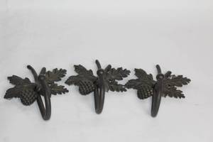 lot 245 image: Set of 3 Cast Iron Wall Hooks with Decorative Leaf Design