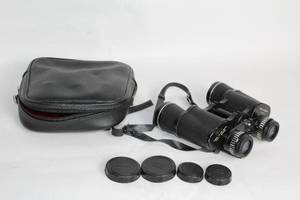 lot 254 image: Sears 7x35 Binoculars with Leather Case