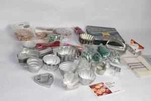 lot 258 image: Assorted Baking and Decorating Supplies Set