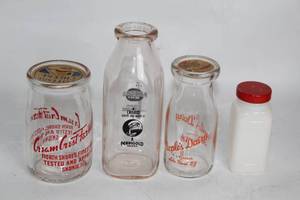 lot 269 image: Collection of Vintage Dairy Bottles and Jar Set