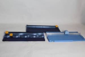 lot 278 image: Set of 3 Craft Paper Cutters with Wave and Straight Edge Blades