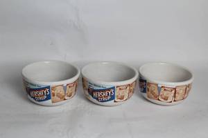 lot 286 image: Set of 3 Hersheys Syrup Ceramic Bowls