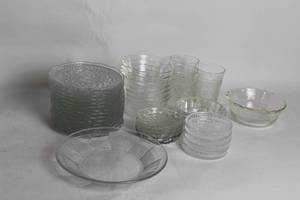 lot 298 image: Collection of Vintage Glassware Including Plates and Bowls